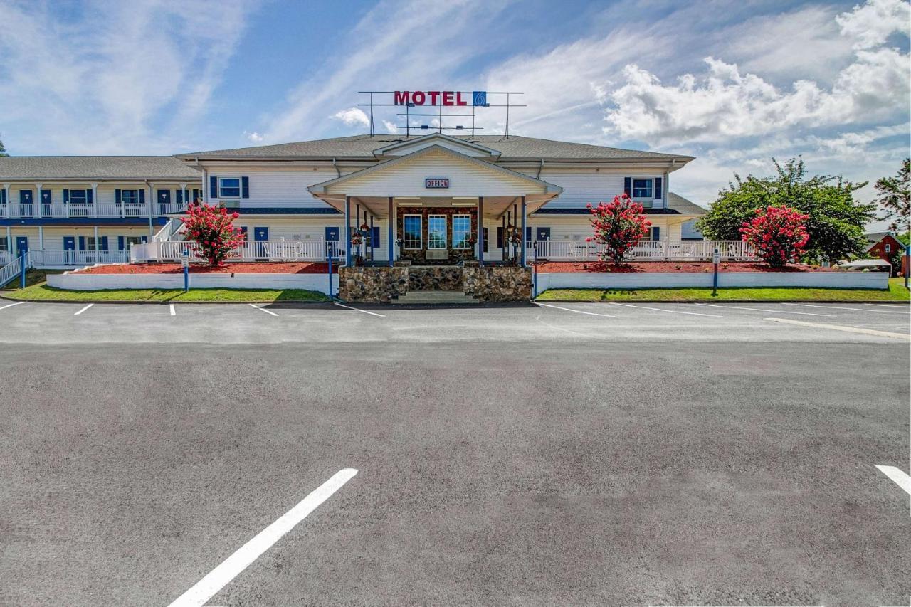 Hotel 6-front Royal, Va 2*